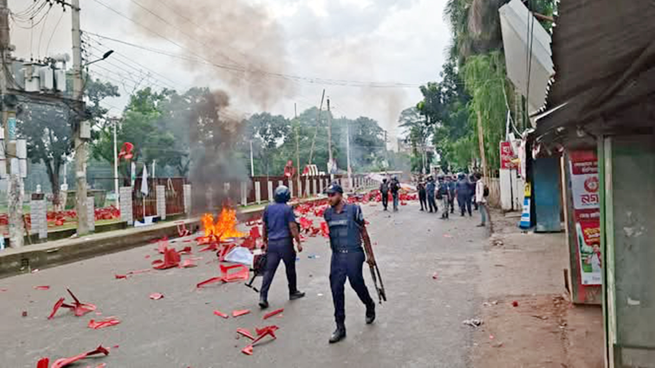 গোপালগঞ্জে পুলিশ-সেনাবাহিনী ও আ.লীগের সংঘর্ষ, নিহত ৩